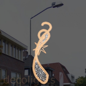 0281 - lantaarn sfeerverlichting afgespannen met boomverlichting Hoogte ca. 2.80 mtr.